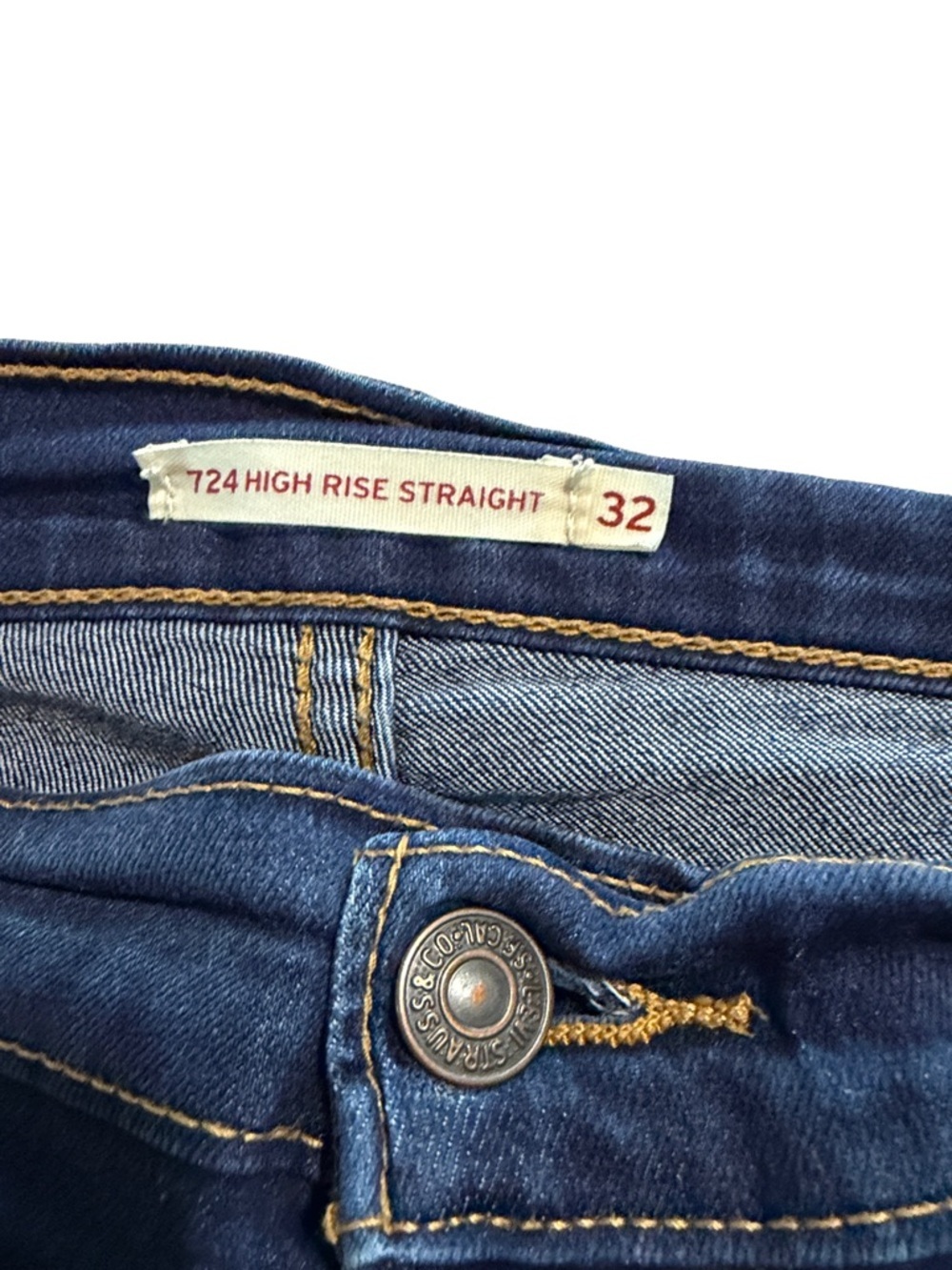 Levi’s 724 High-Rise Women's Jeans in Medium Dark Blue - Picture 2 of 8
